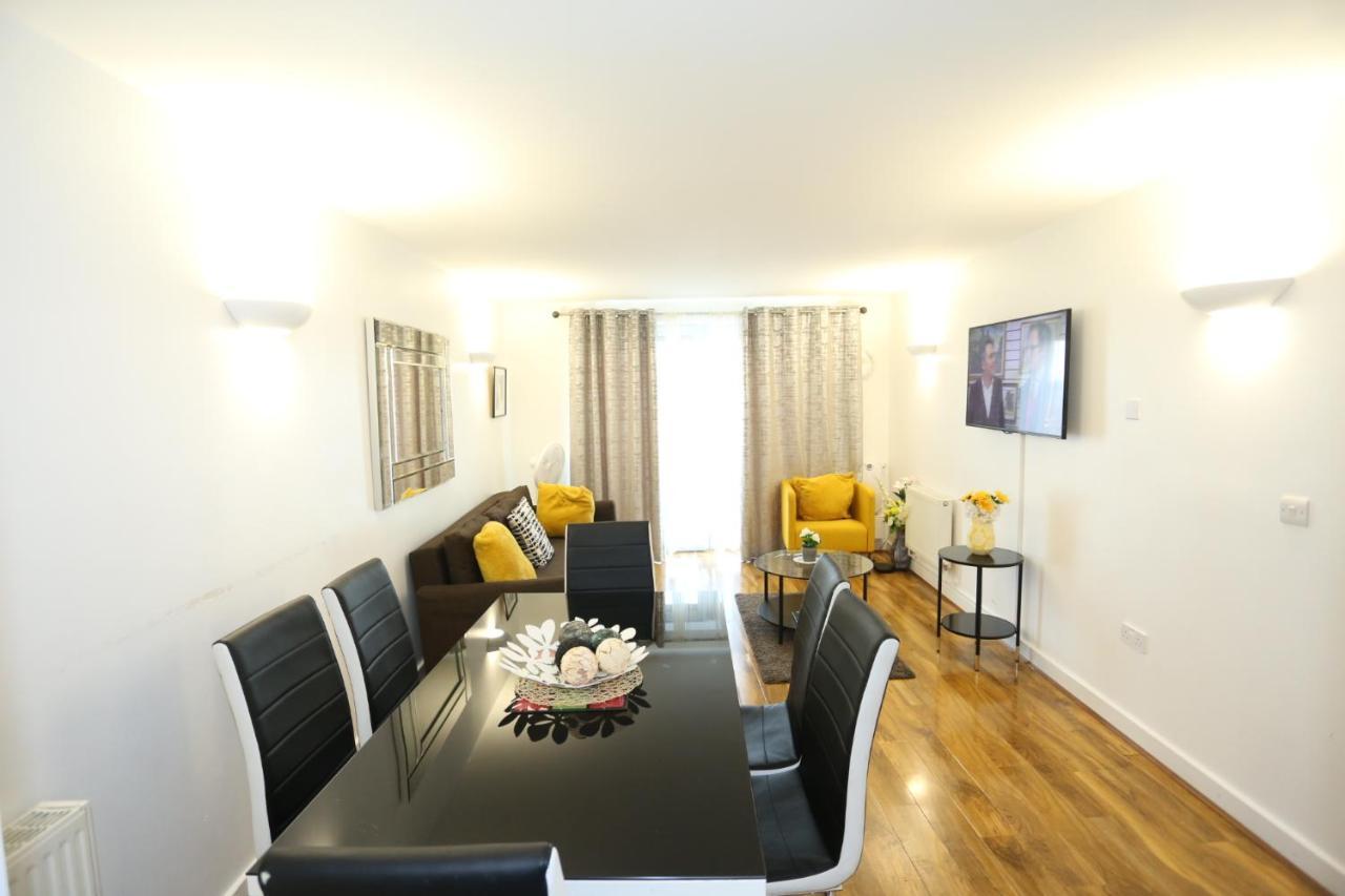 Lovely View 2 Beds 2 Bath Apartment, لندن المظهر الخارجي الصورة