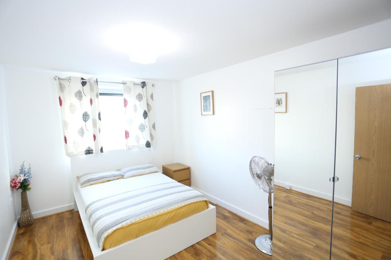 Lovely View 2 Beds 2 Bath Apartment, لندن المظهر الخارجي الصورة