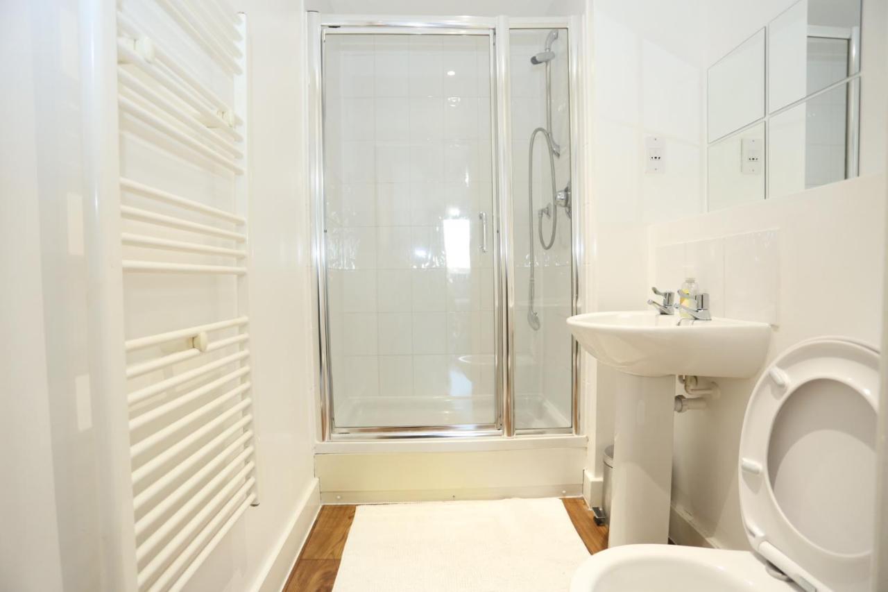 Lovely View 2 Beds 2 Bath Apartment, لندن المظهر الخارجي الصورة